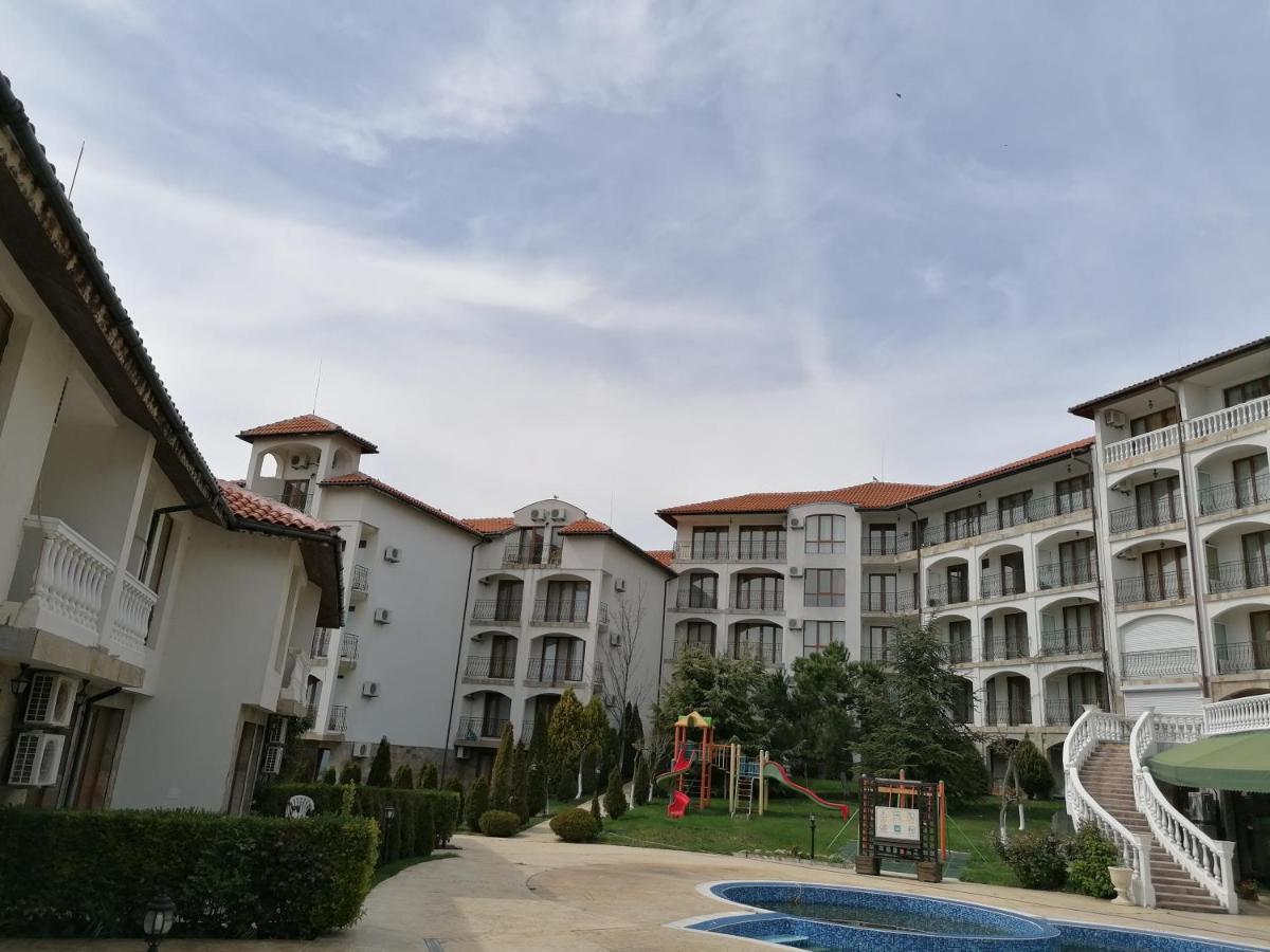 Triumph Holiday Village Sveti Vlas Dış mekan fotoğraf